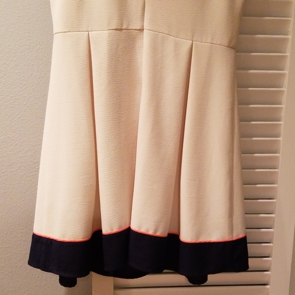 Dress - Picture 5 of 5